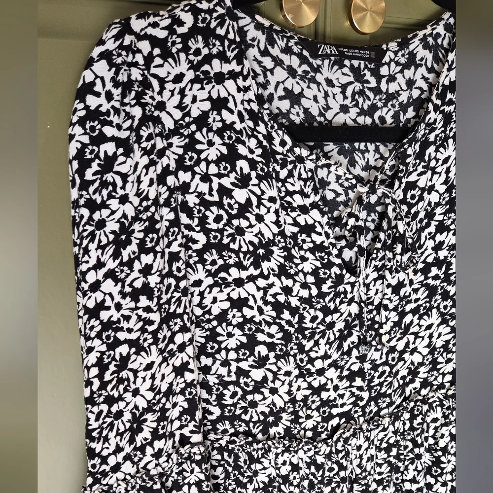 Zara black & white floral flowy dress - Picture 3 of 4